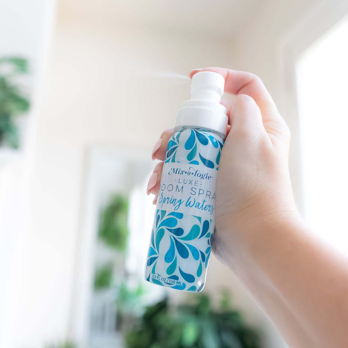 Spring Waters | Luxe Room Spray – MIXOLOGIE